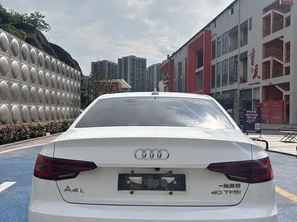 Audi A4L 2018