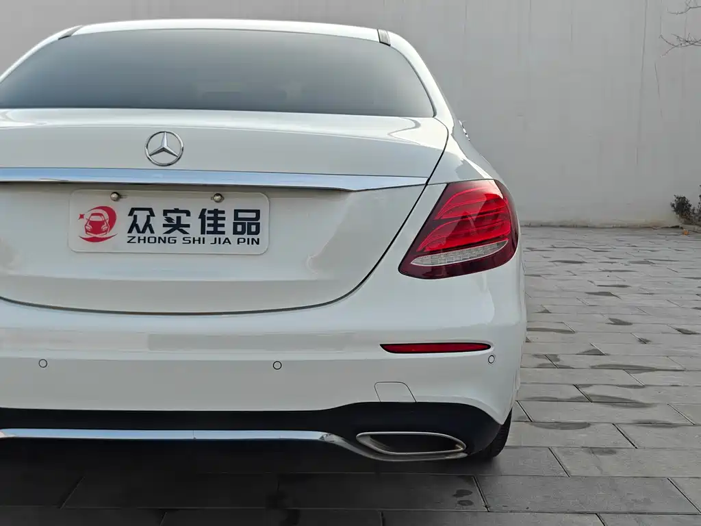 Mercedes-Benz E-Class 2017 — фото 26