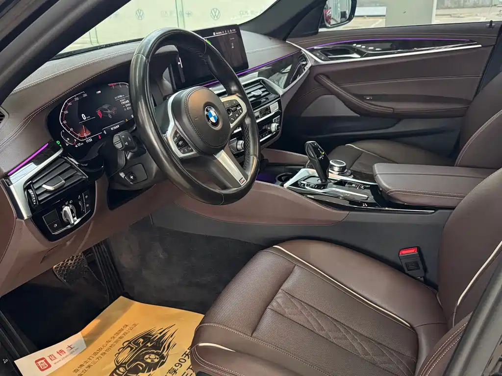 BMW 5 Series 2022 — фото 11