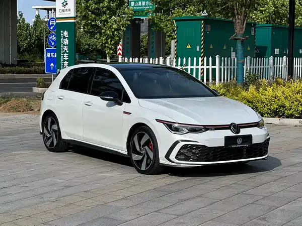 Volkswagen Golf GTI 2023