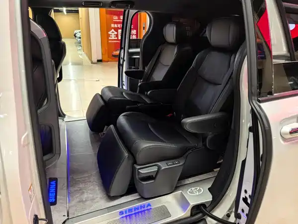 Toyota Sienna 2023