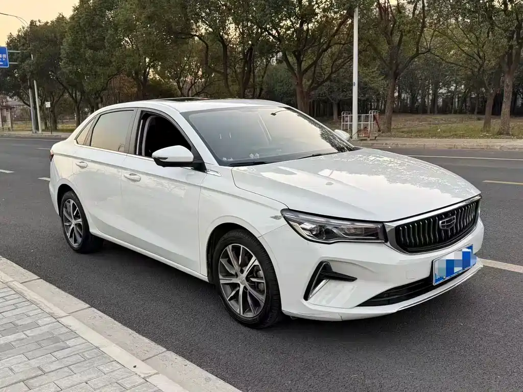 Geely Emgrand 2023