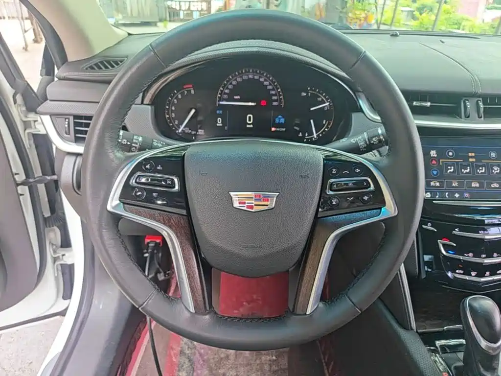 Cadillac XTS 2019 — фото 11