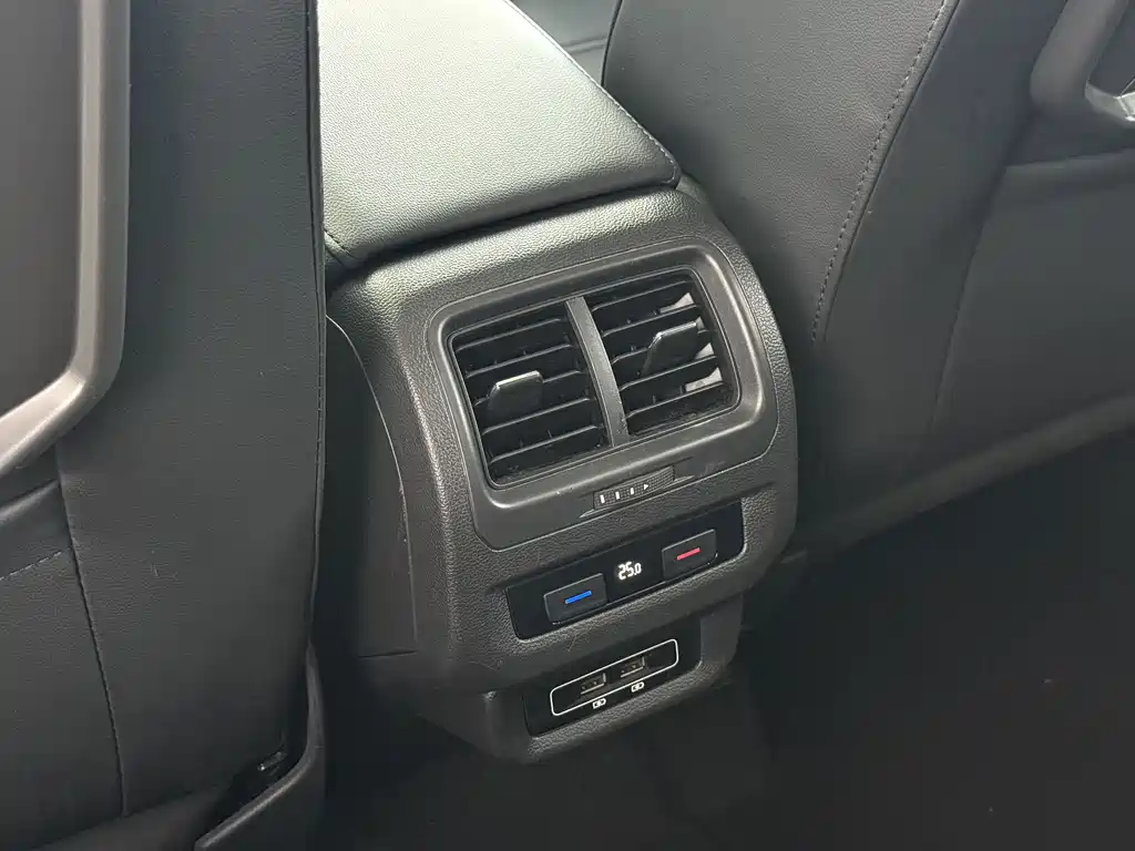Volkswagen Touran 2019 — фото 14