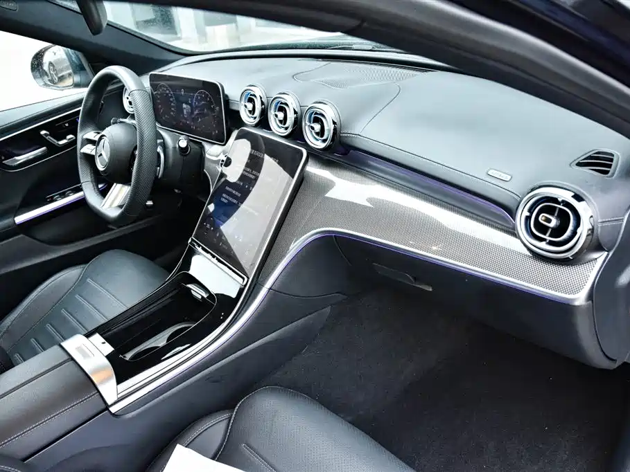 Mercedes-Benz C-Class 2024 — фото 7