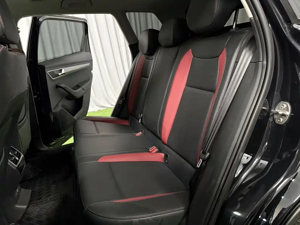Skoda Karoq 2023 — фото 9