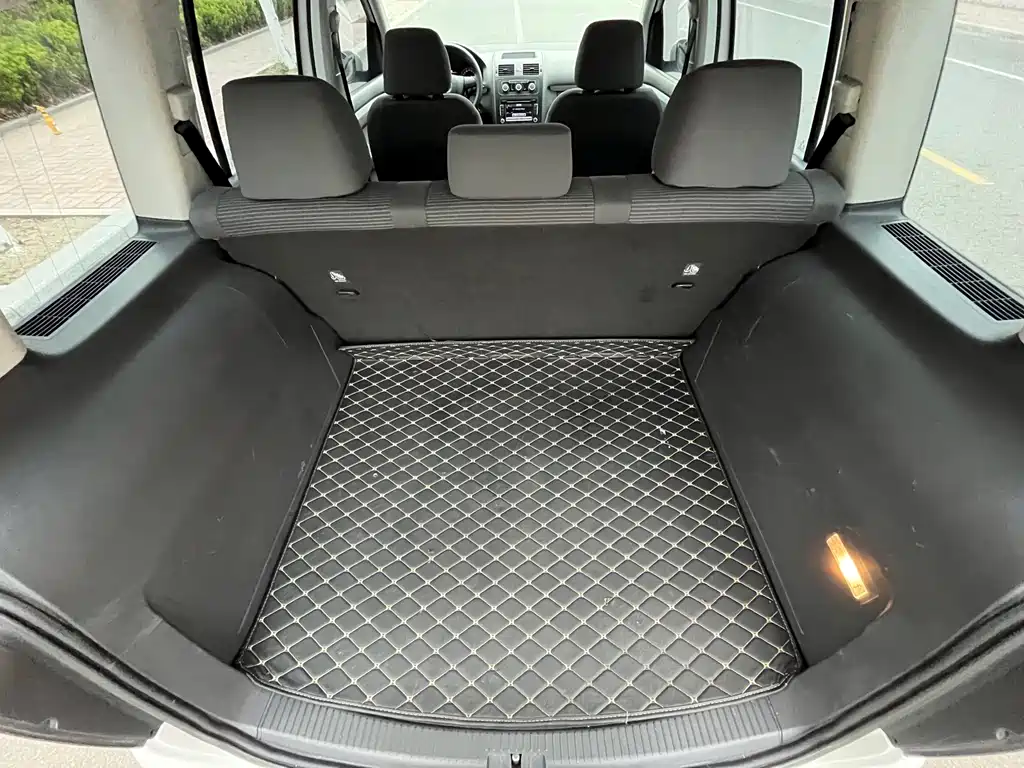 Volkswagen Touran 2018 — фото 13