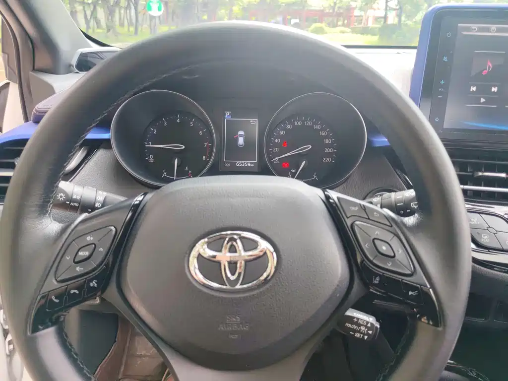 Toyota C-HR 2021 — фото 11