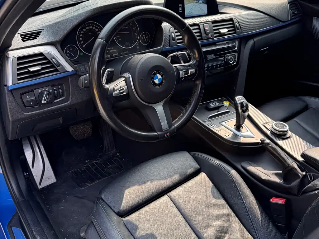 BMW 3 Series 2019 — фото 15