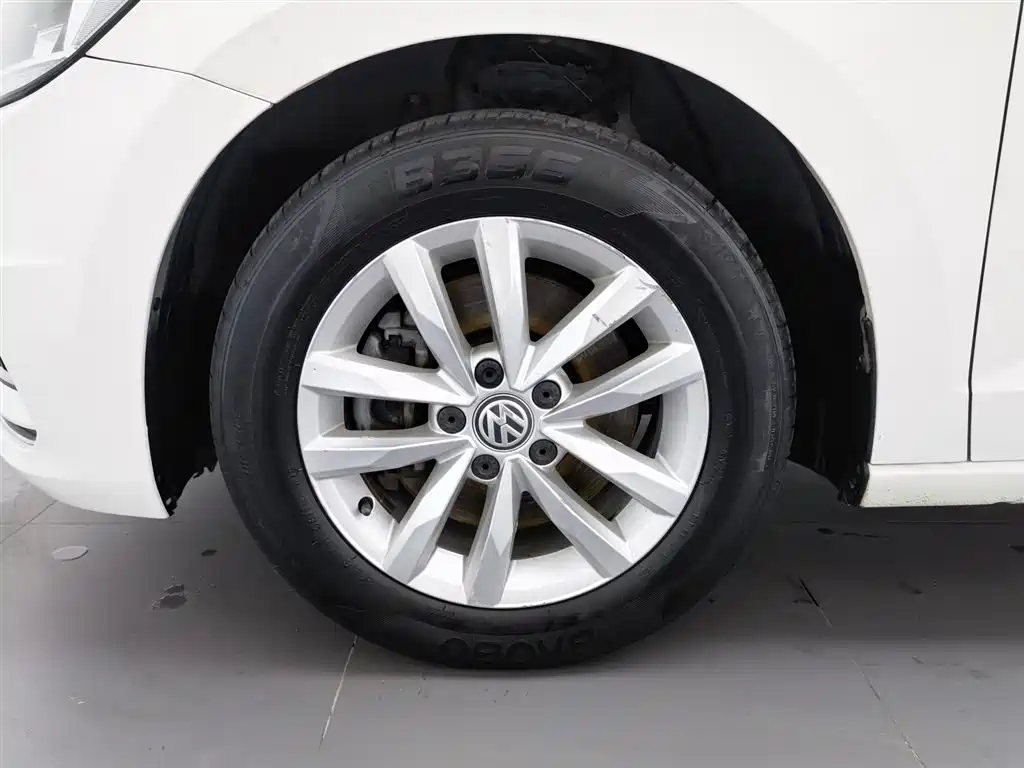 Volkswagen Touran 2018 — фото 17