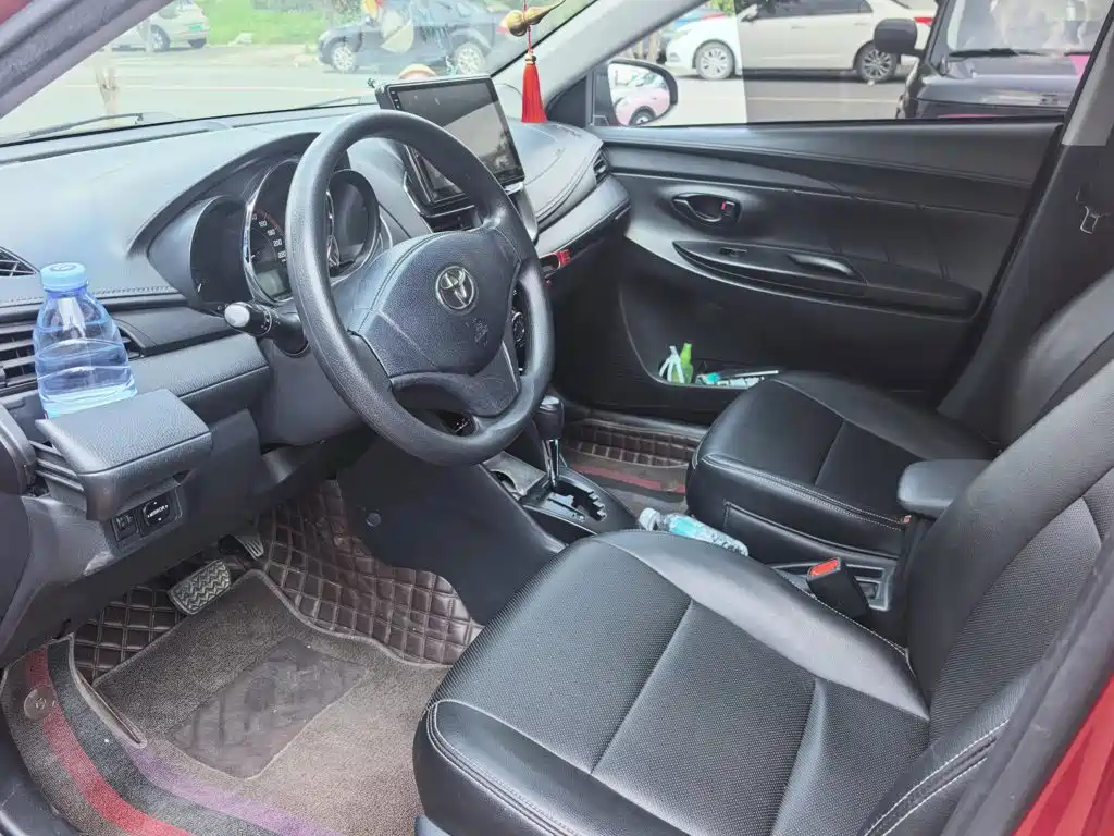 Toyota Yaris L 2021