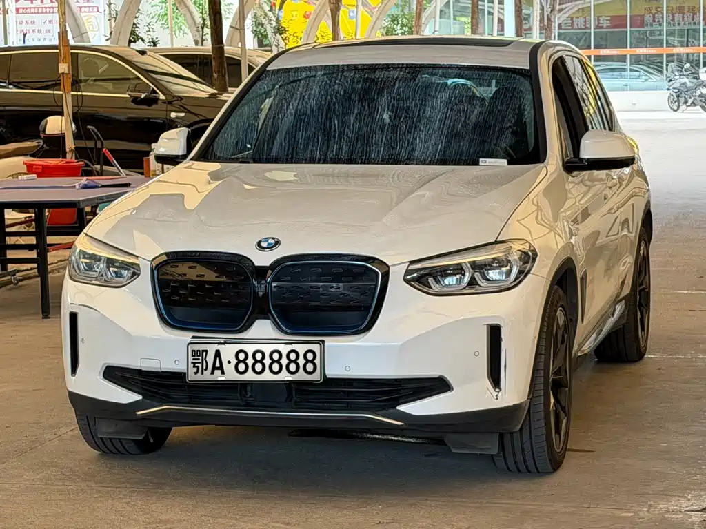 BMW iX3 2021 — фото 1