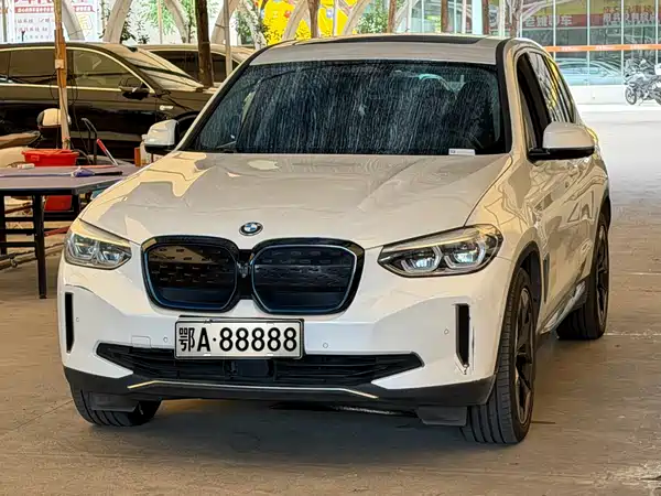 BMW iX3 2021