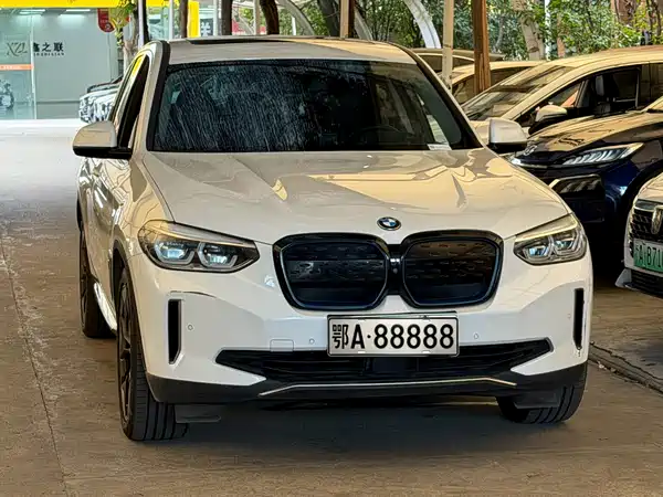 BMW iX3 2021