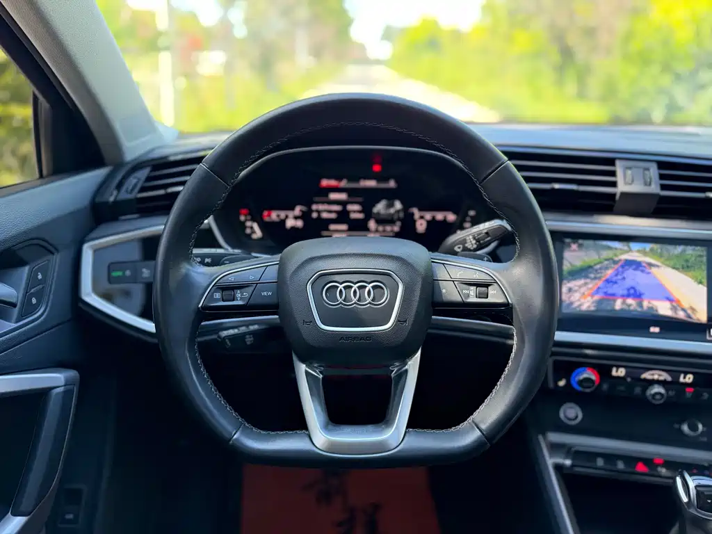 Audi Q3 2022 — фото 12