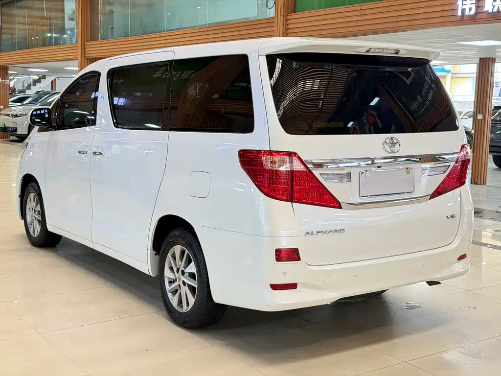 Toyota Alphard 2013 — фото 24