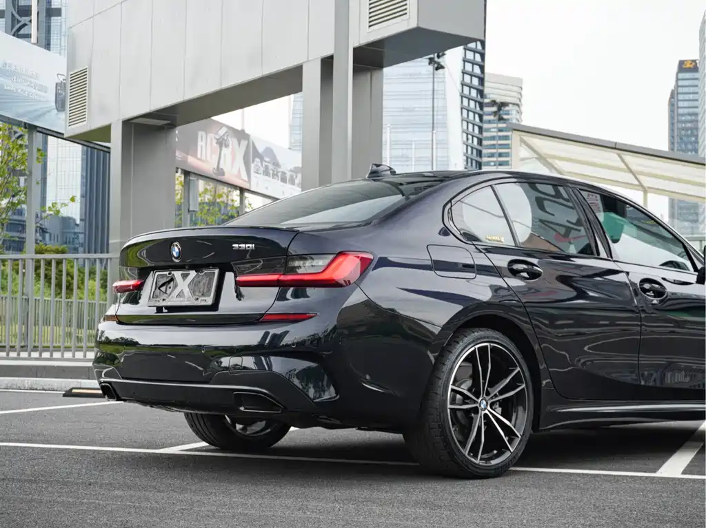 BMW 3 Series 2021 — фото 10