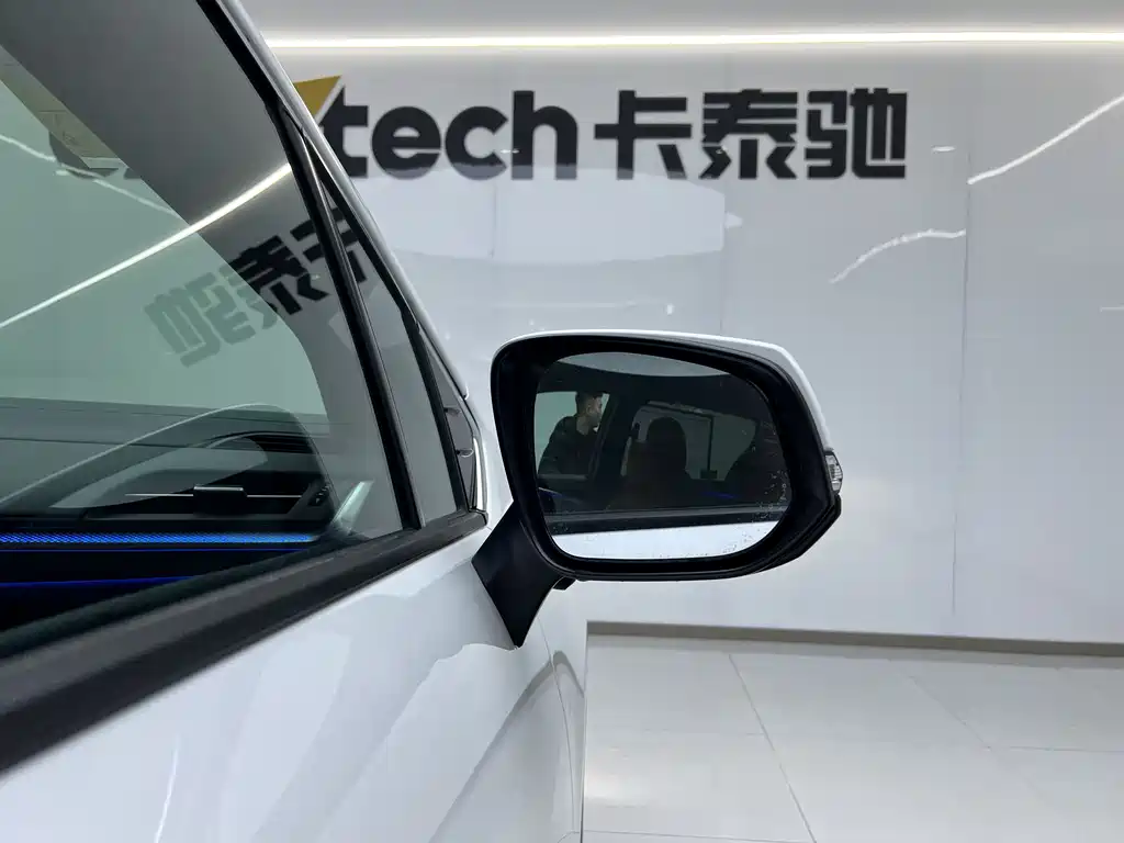 Toyota Granvia — фото 16