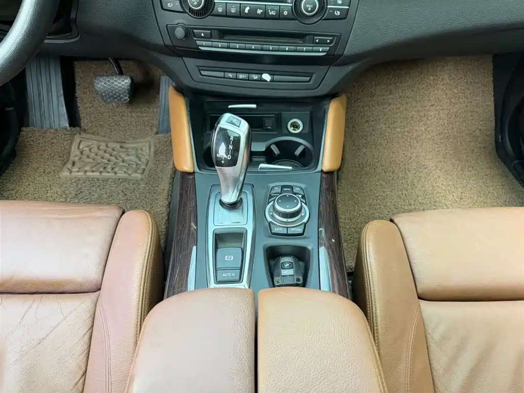 BMW X6 2011