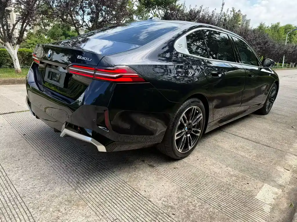 BMW 5 Series 2024