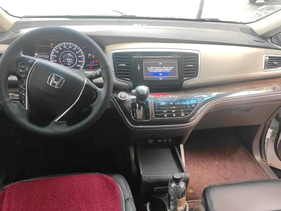 Honda Odyssey 2017 — фото 12