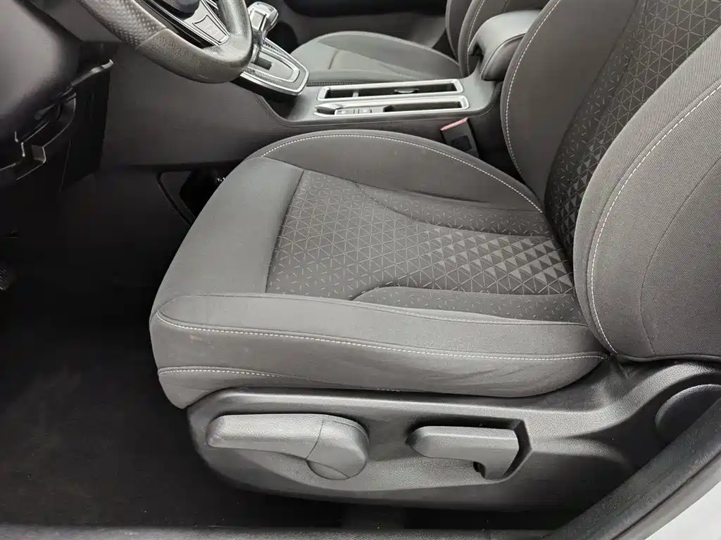 Haval M6 2023 — фото 20