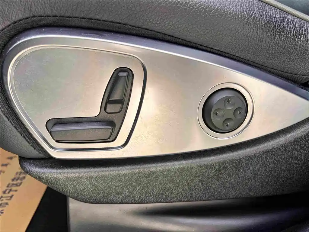 Mercedes-Benz R-Class 2017 — фото 20
