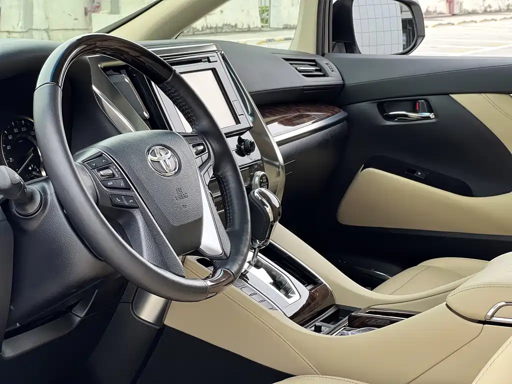 Toyota Alphard 2019 — фото 13