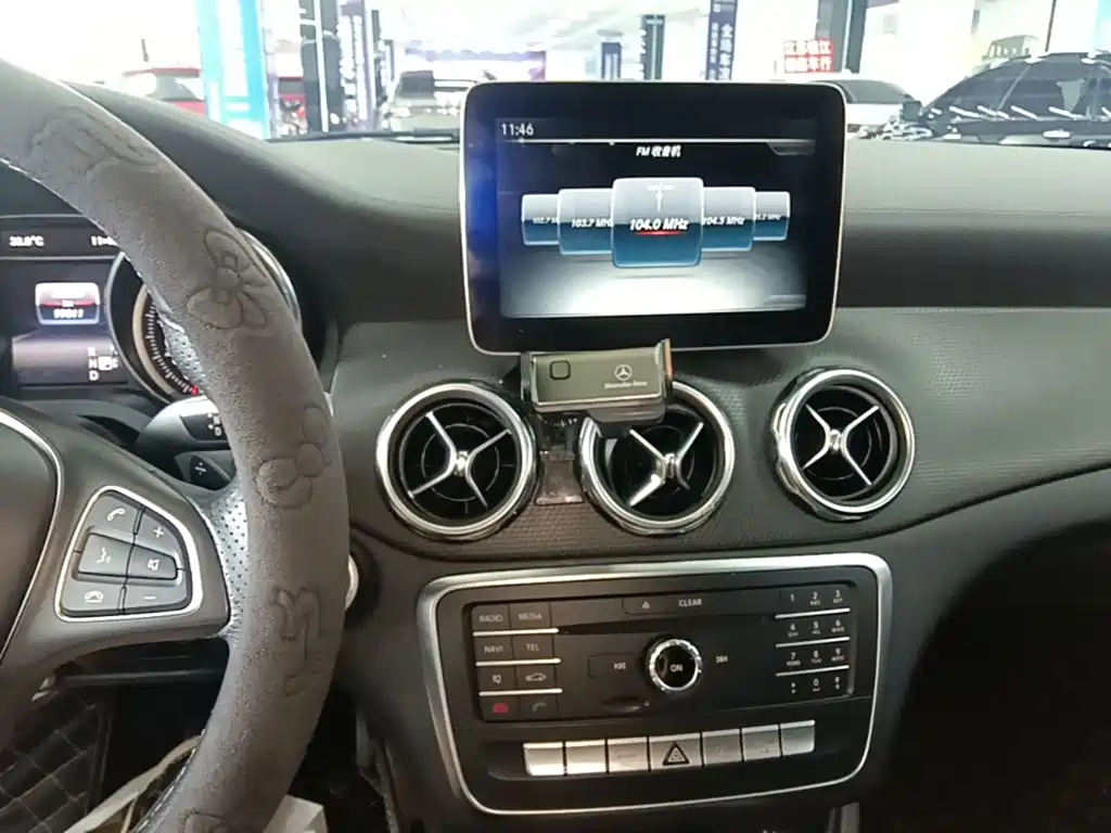 Mercedes-Benz GLA 2017 — фото 13