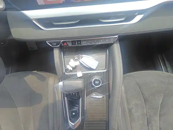 Geely Xingyue L 2024