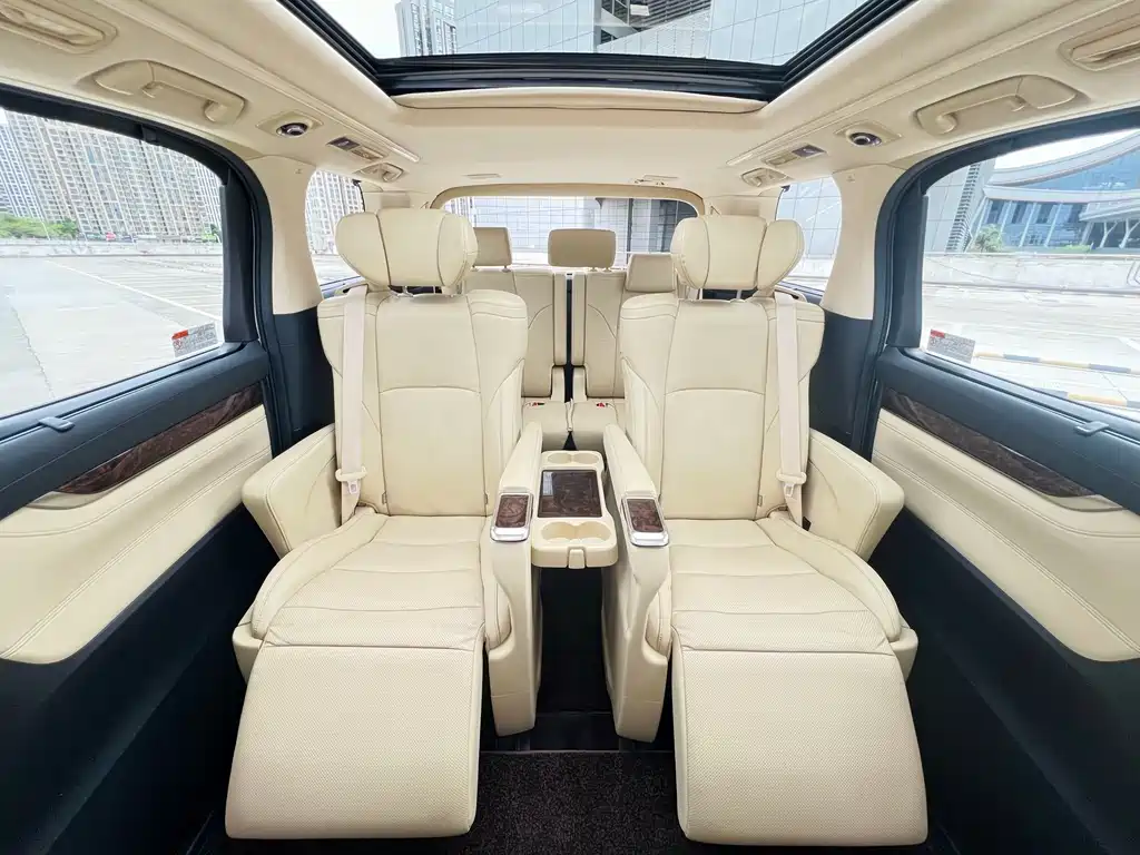 Toyota Alphard 2019 — фото 8