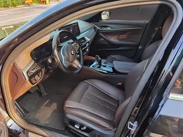 BMW 5 Series 2023