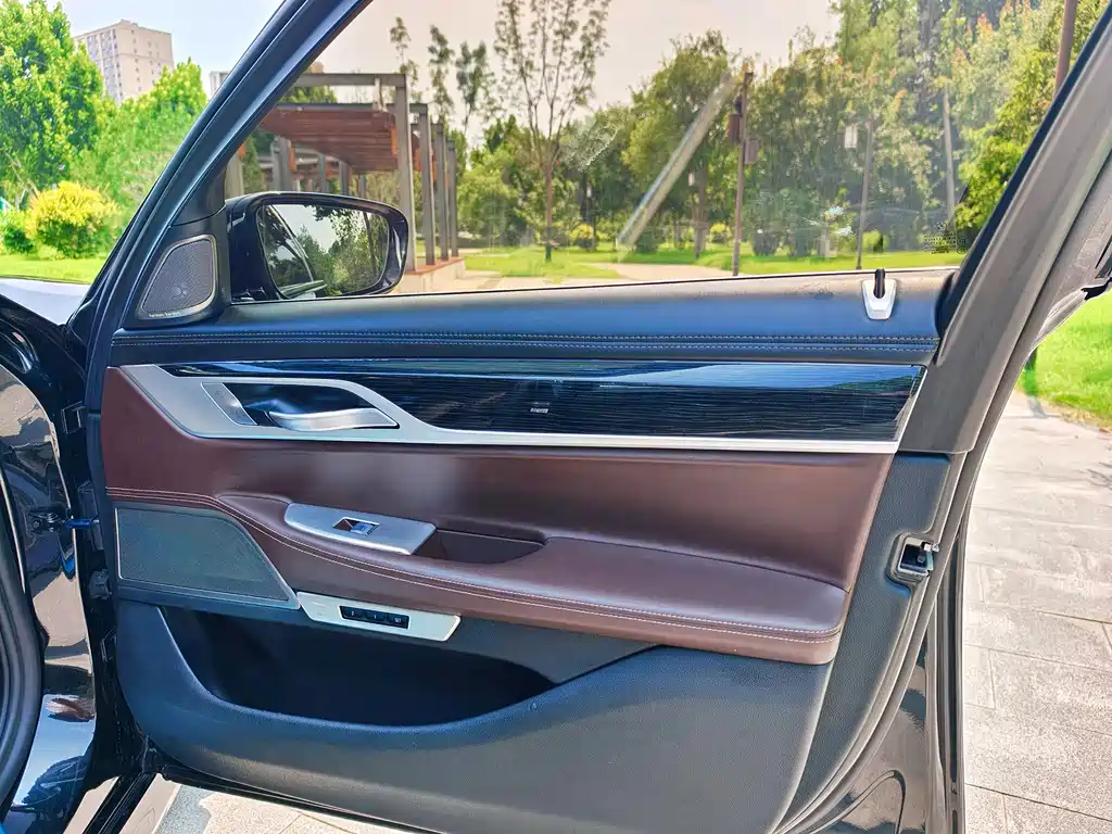 BMW 7 Series 2020 — фото 35