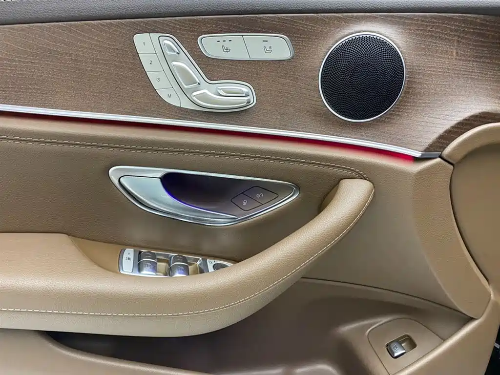 Mercedes-Benz E-Class 2023 — фото 25