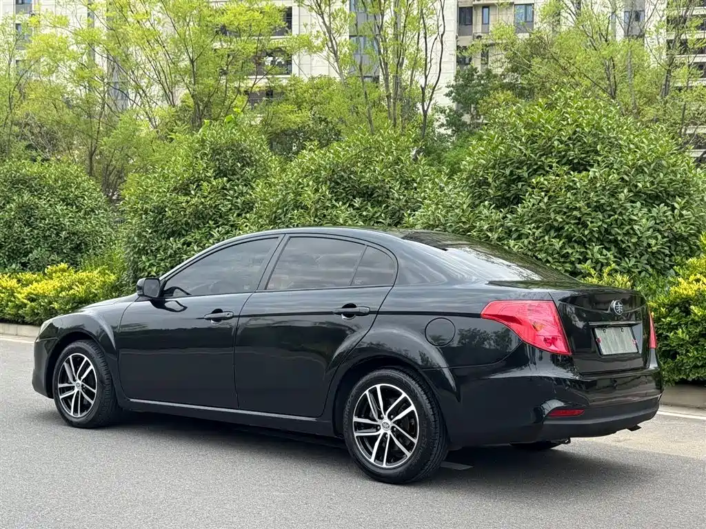 Bestune B50 2014