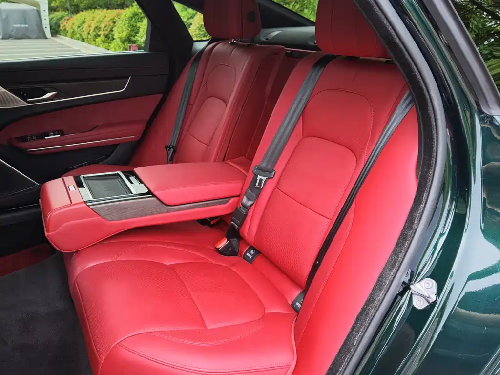 Jaguar XFL 2022 — фото 10