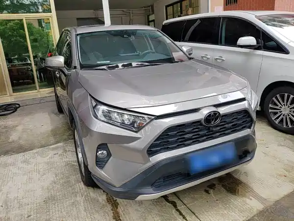 Toyota RAV4 2021