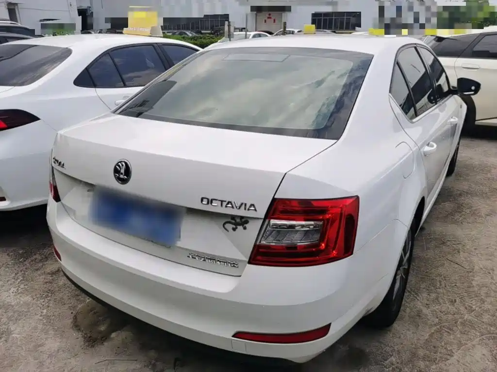 Skoda Octavia 2017 — фото 6