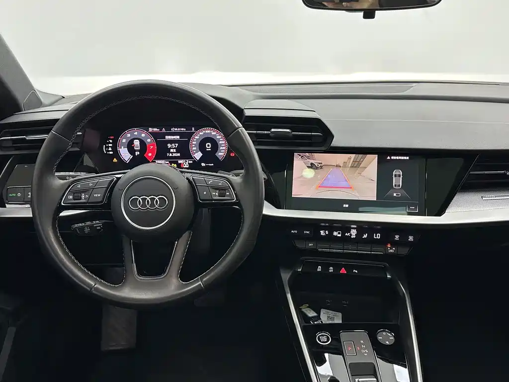 Audi A3 2023 — фото 11