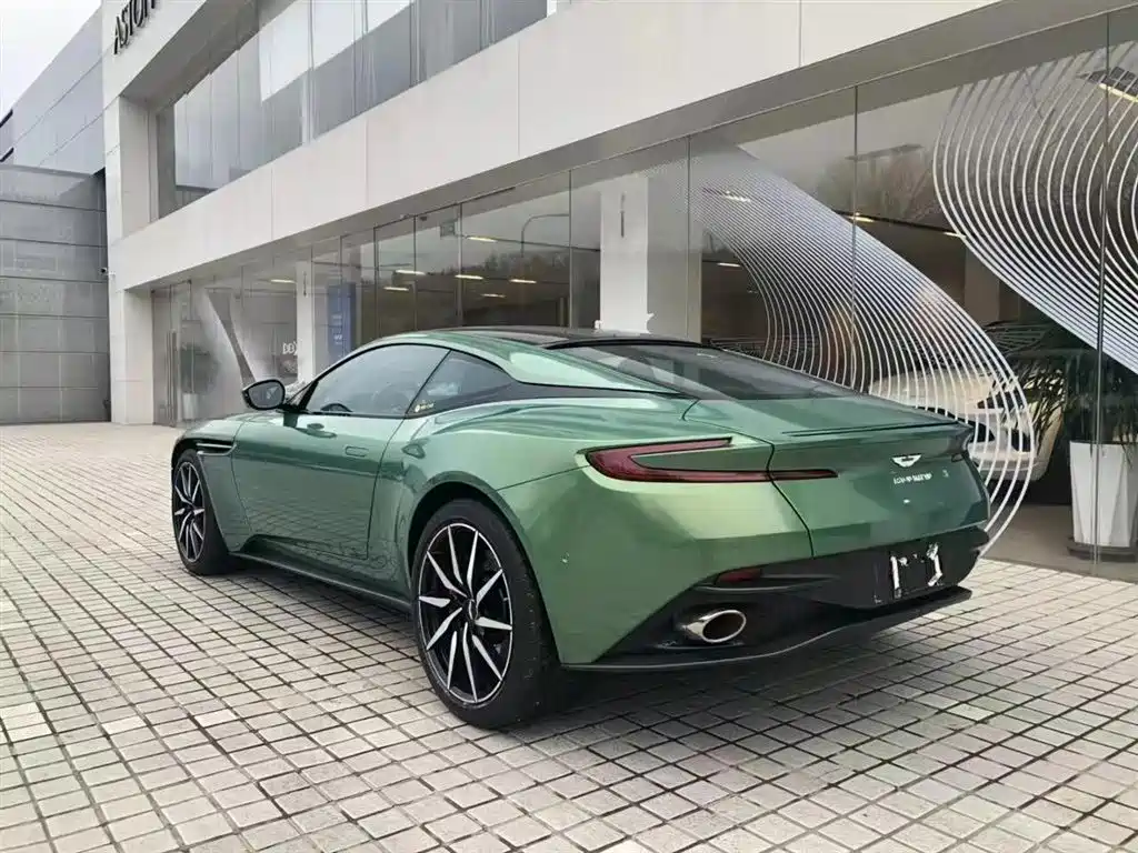 Aston Martin DB11 2019 — фото 3