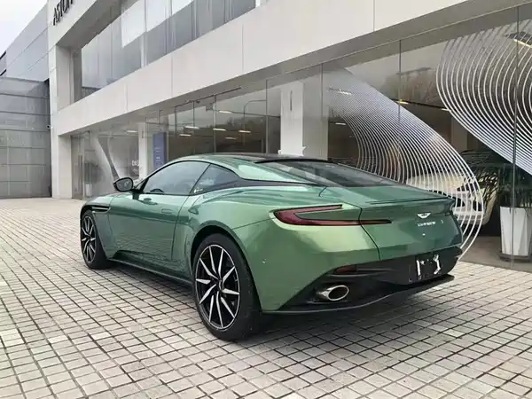Aston Martin DB11 2019