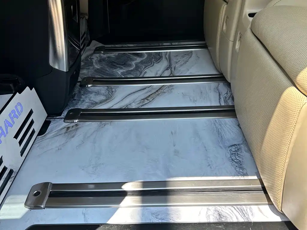Toyota Alphard 2022 — фото 10