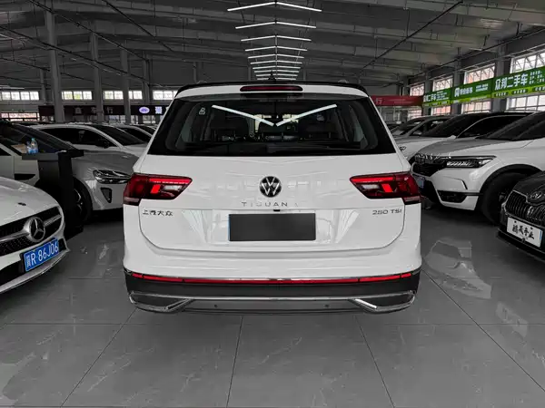 Volkswagen Tiguan L 2023