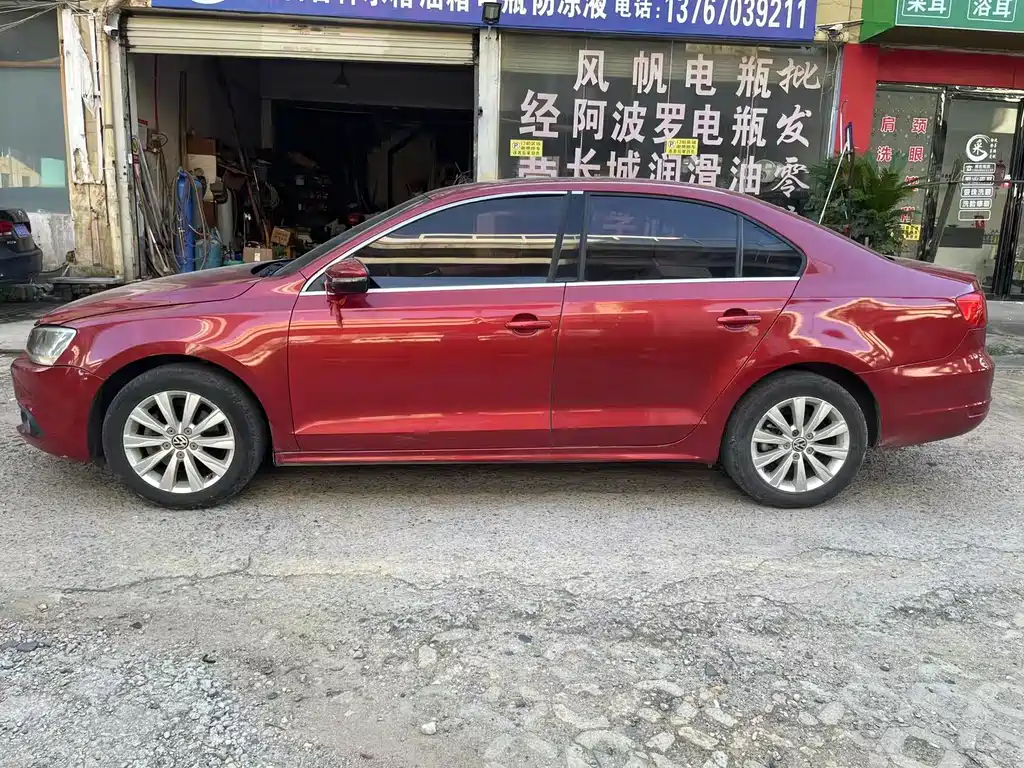 Volkswagen Sagitar 2015