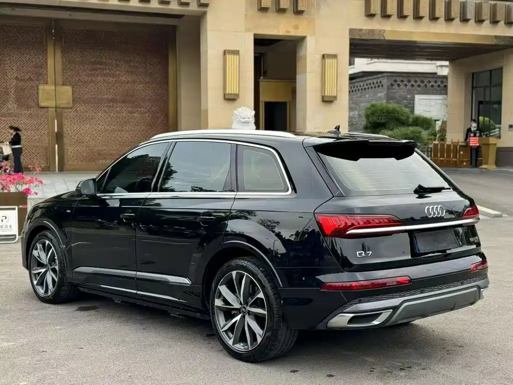 Audi Q7 2022 — фото 9