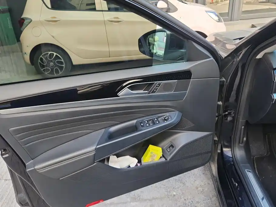 Volkswagen Passat 2024