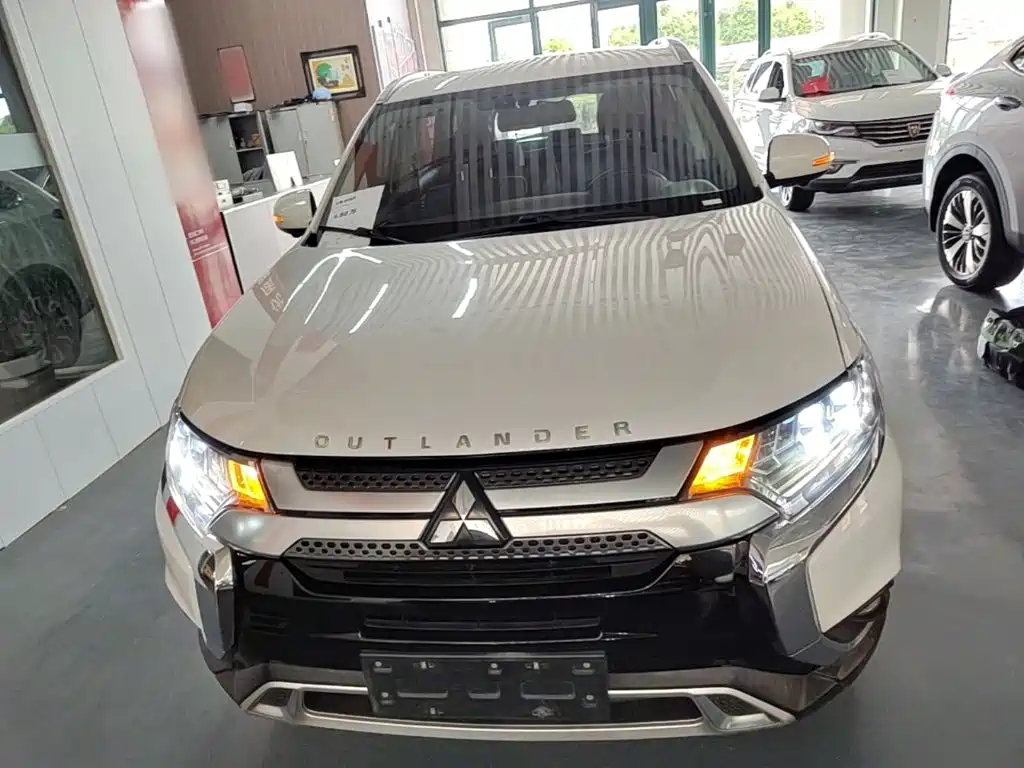 Mitsubishi Outlander 2021