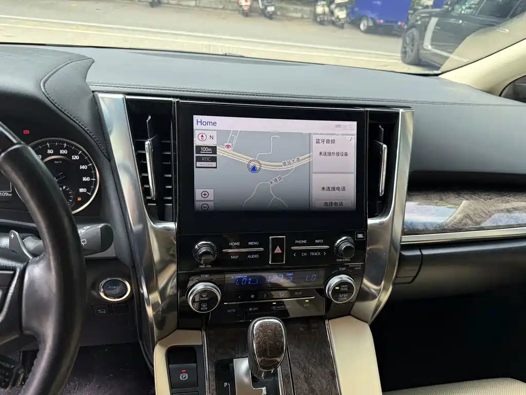 Toyota Alphard 2022 — фото 6