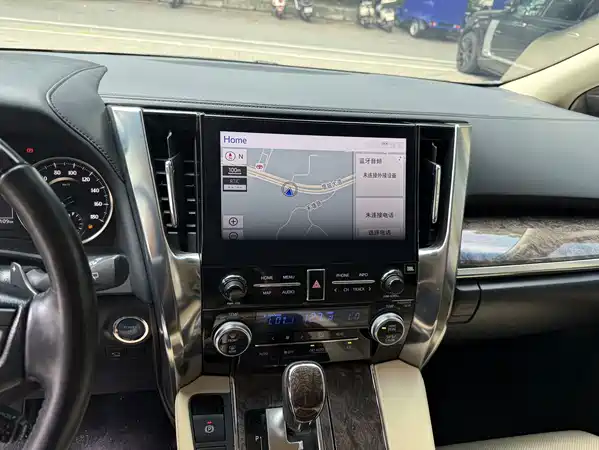 Toyota Alphard 2022