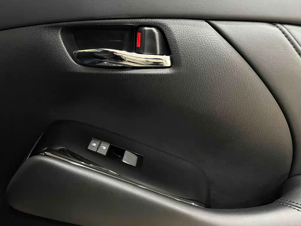 Lexus LM 2022 — фото 11